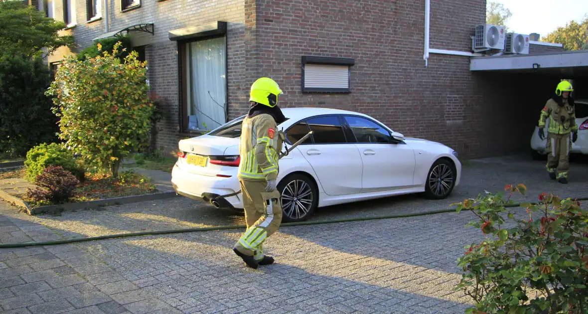 Buitenbrand in Weert zorgt voor schade aan garage - Foto 12
