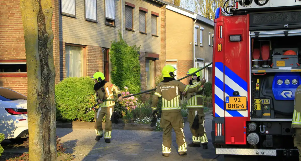Buitenbrand in Weert zorgt voor schade aan garage - Foto 5