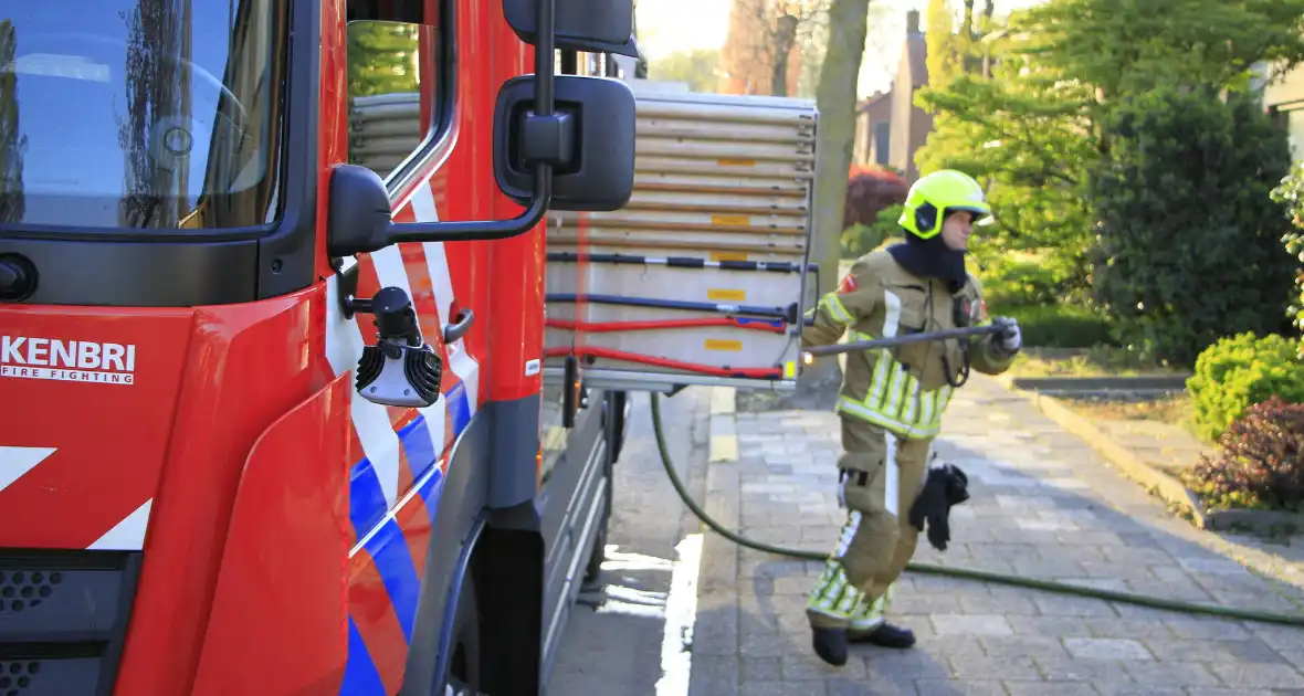 Buitenbrand in Weert zorgt voor schade aan garage - Foto 6