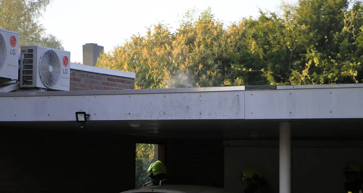 Buitenbrand in Weert zorgt voor schade aan garage - Foto 7