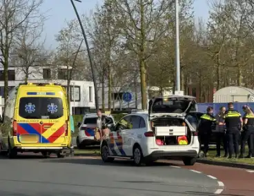 Vrouw op fiets gewond na aanrijding met auto