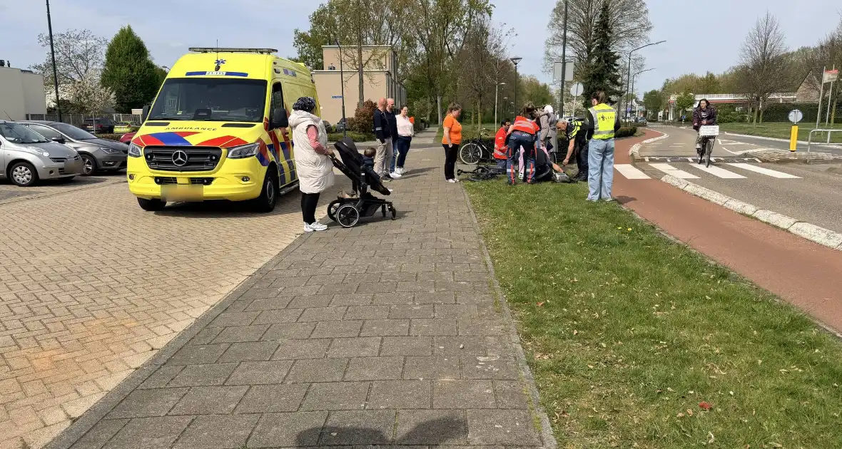 Fietsers komen met elkaar in botsing - Foto 3