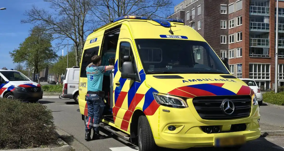 Ongeval tussen auto en motorscooter - Foto 16