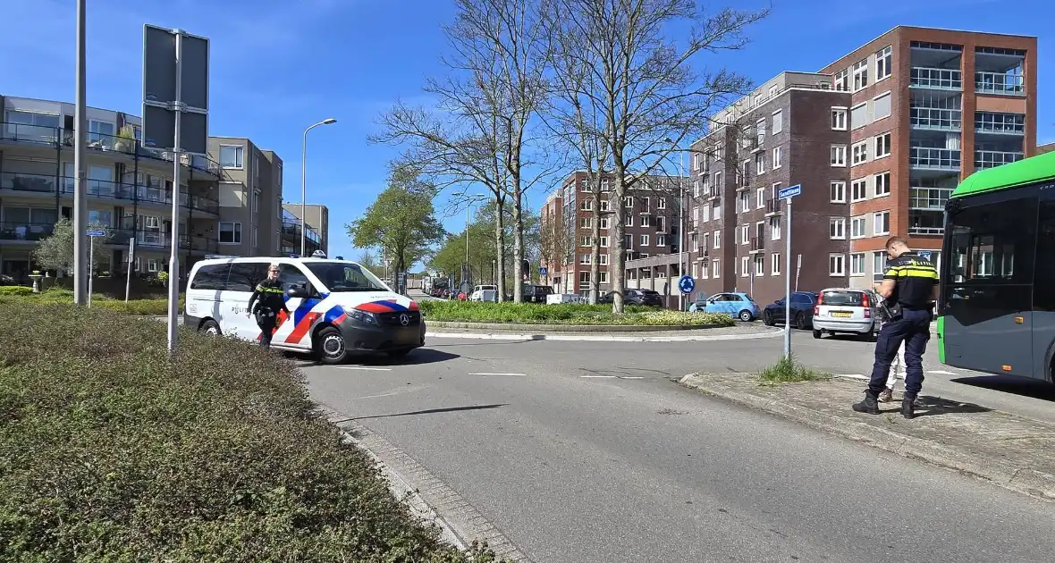 Ongeval tussen auto en motorscooter - Foto 17