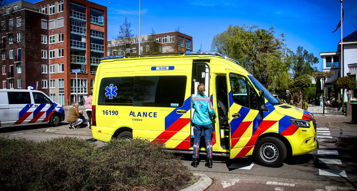 Ongeval tussen auto en motorscooter - Foto 2
