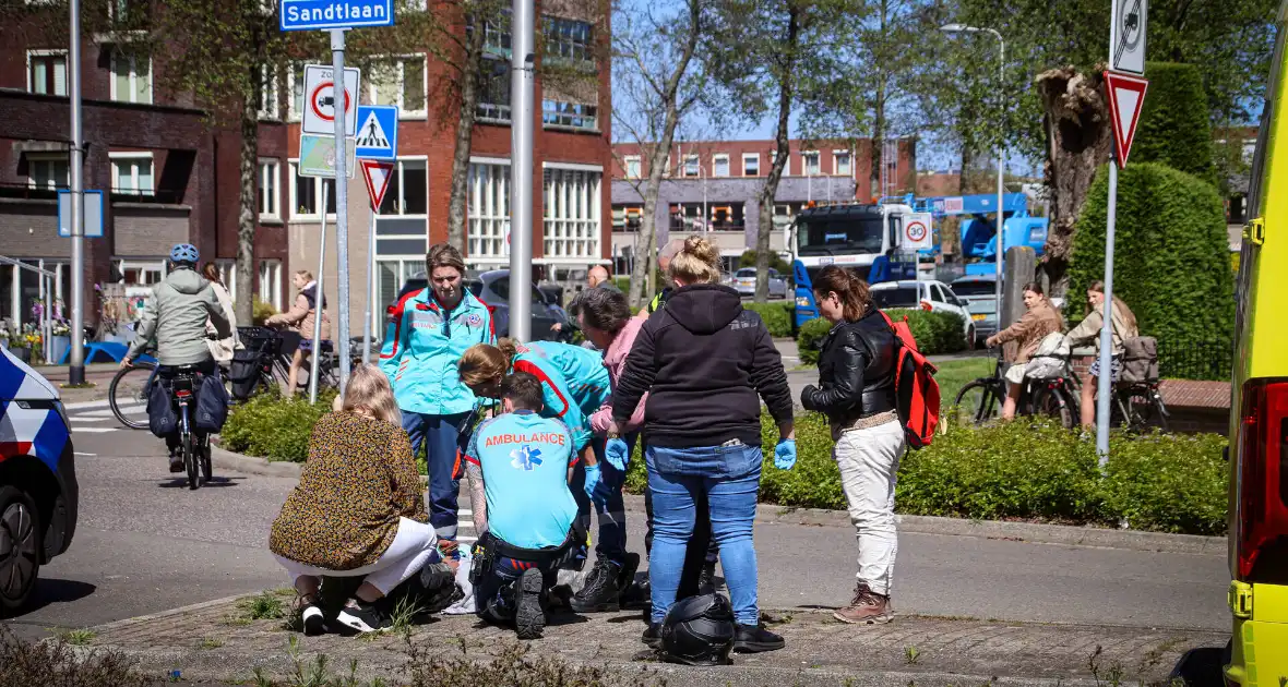 Ongeval tussen auto en motorscooter - Foto 3
