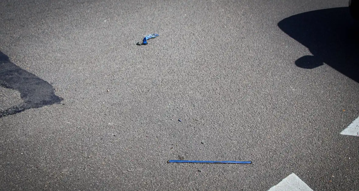 Ongeval tussen auto en motorscooter - Foto 4