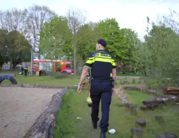 Jeugd ontdekt brand en schakelt hulpdiensten in