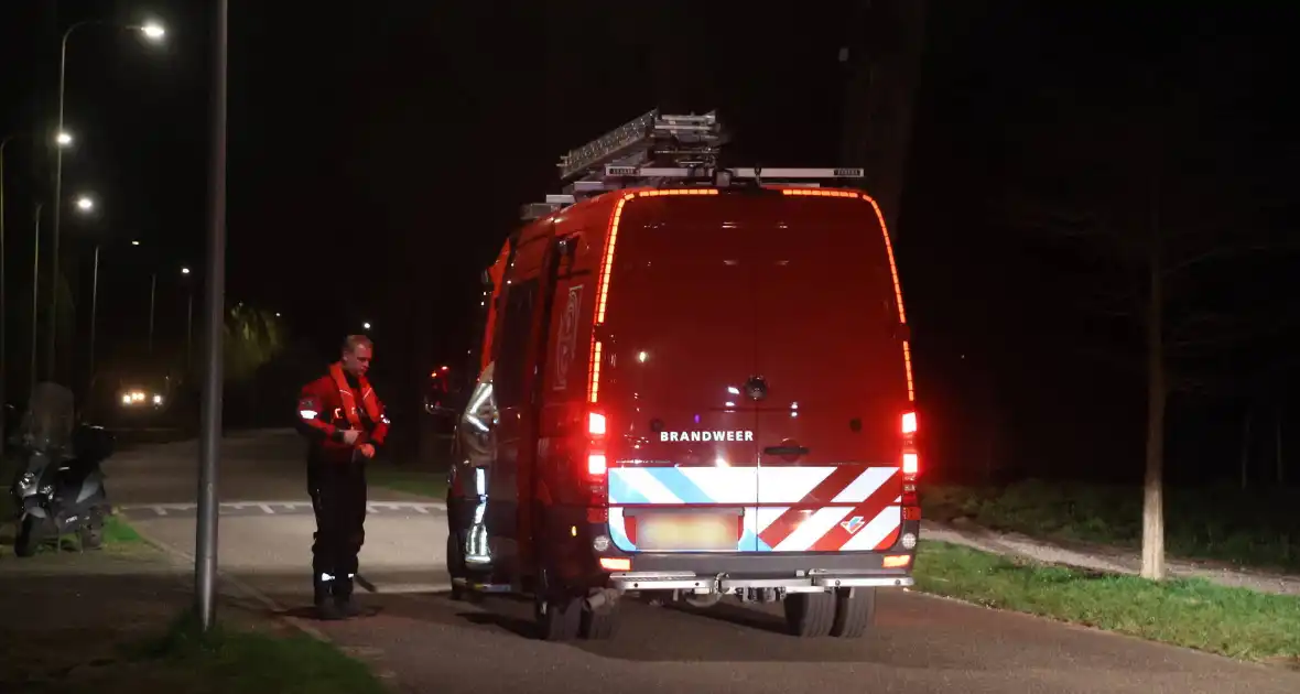 Duikers te water na aantreffen fiets langs waterkant - Foto 12