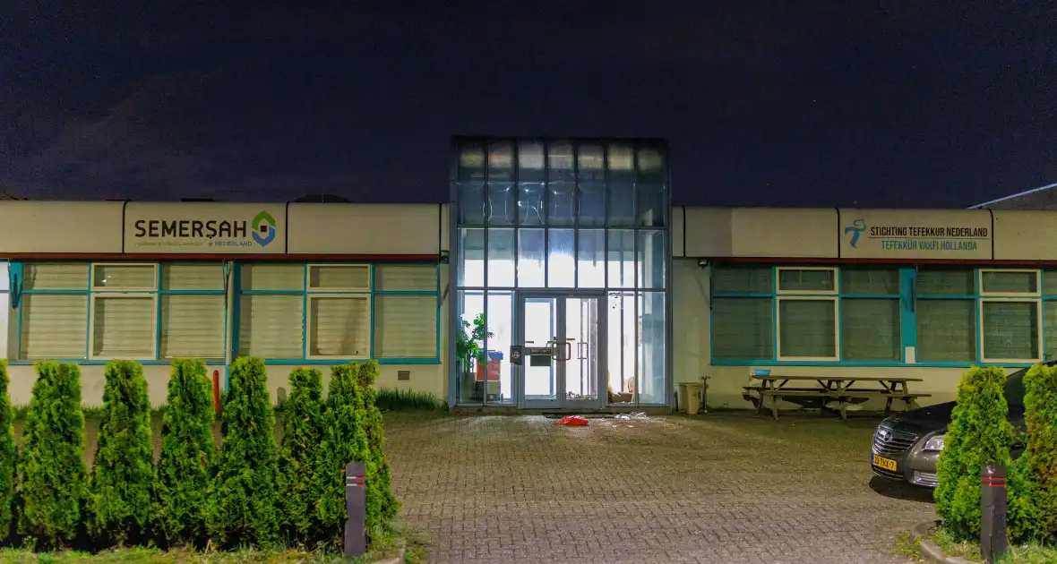 Explosie zorgt voor aanzienlijke schade - Foto 5