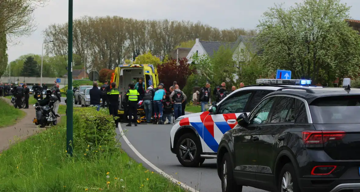 Motorrijder met spoed naar ziekenhuis na valpartij - Foto 10