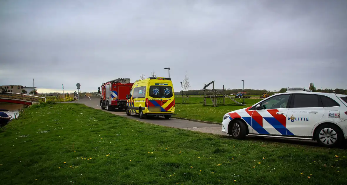 Te water geraakte scootmobiel door omstanders ontdekt - Foto 2