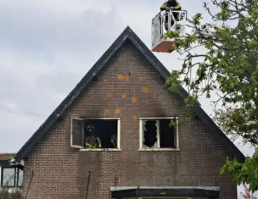 Brand verwoest bovenverdieping woning