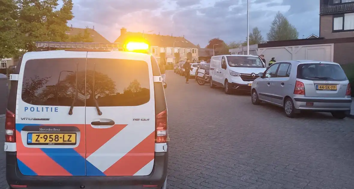 Dader op de vlucht na steekpartij - Foto 1