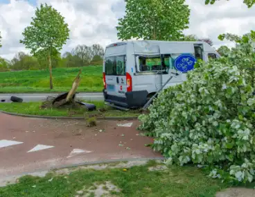 Zwaar ongeval met drie auto's zorgt voor ambulance-inzet