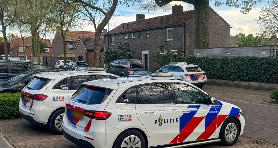 Slachtoffer vlucht woning in en wordt mishandeld - Foto 4