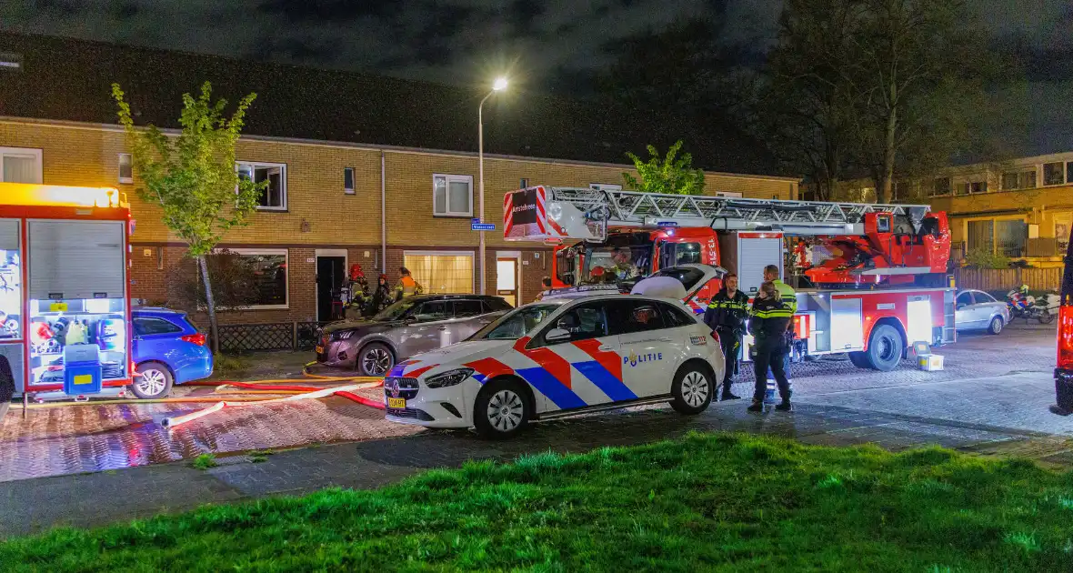 Woningbrand snel onder controle na middelbrand - Foto 3