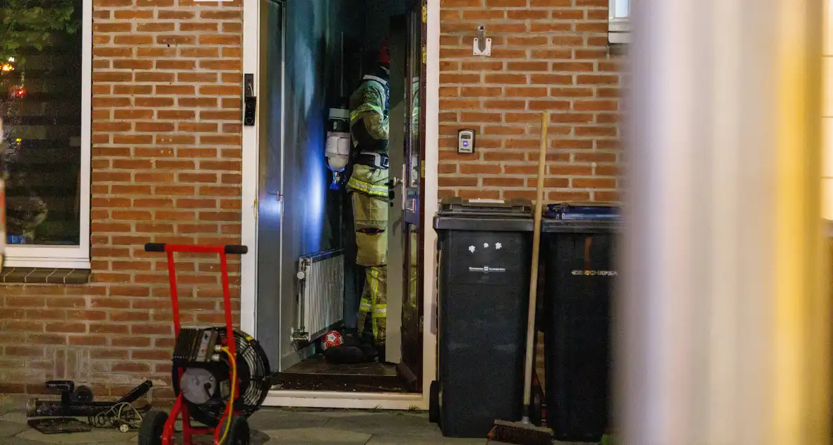 Woningbrand snel onder controle na middelbrand - Foto 5