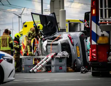 Zware aanrijding met meerdere voertuigen en beknelling