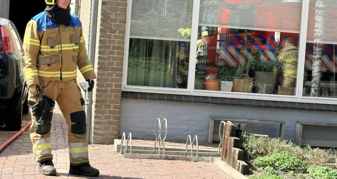 Buitenbrand slaat over naar schuurtje - Foto 7