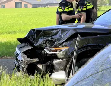 Botsing tussen twee auto's leidt tot lichtgewonde