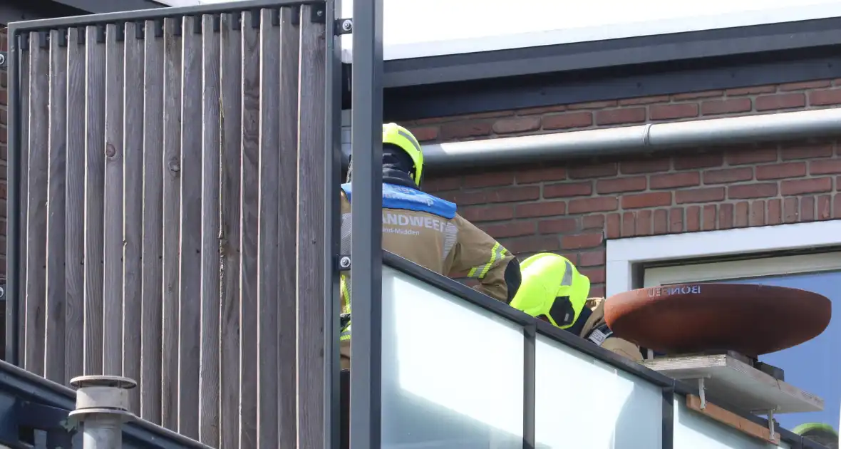 Brandweer snel ter plaatse bij woningbrand - Foto 3