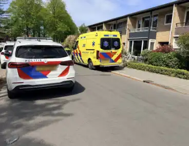 Man zwaar gewond aangetroffen in bad