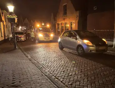 Fietser botst met personenauto