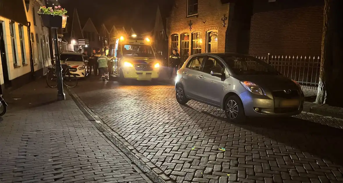 Fietser botst met personenauto - Foto 4