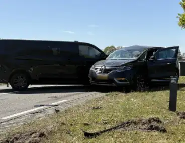 Botsing tussen auto en bus zonder gewonden