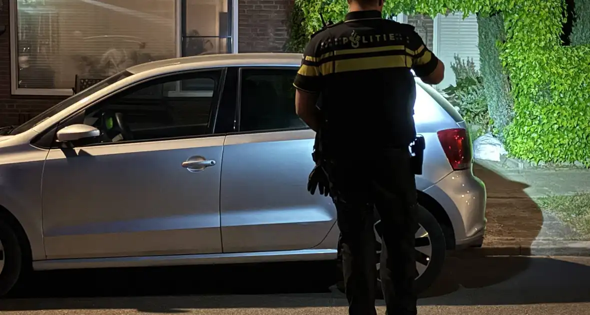 Fietser gewond bij botsing met geparkeerde auto's - Foto 3