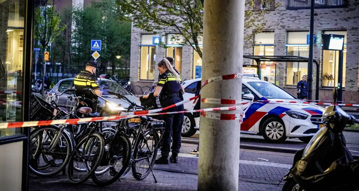 Winkel beschadigd bij schietpartij - Foto 12