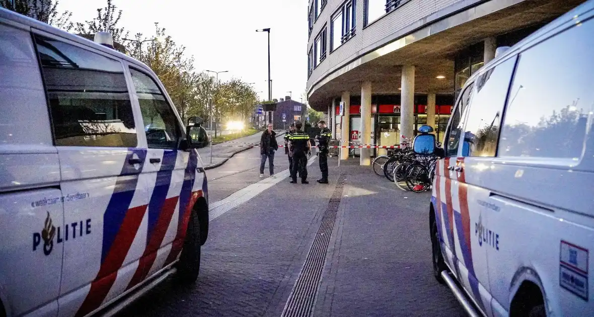 Winkel beschadigd bij schietpartij - Foto 9