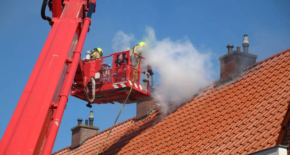 Zeer grote brand verwoest woningen - Foto 1