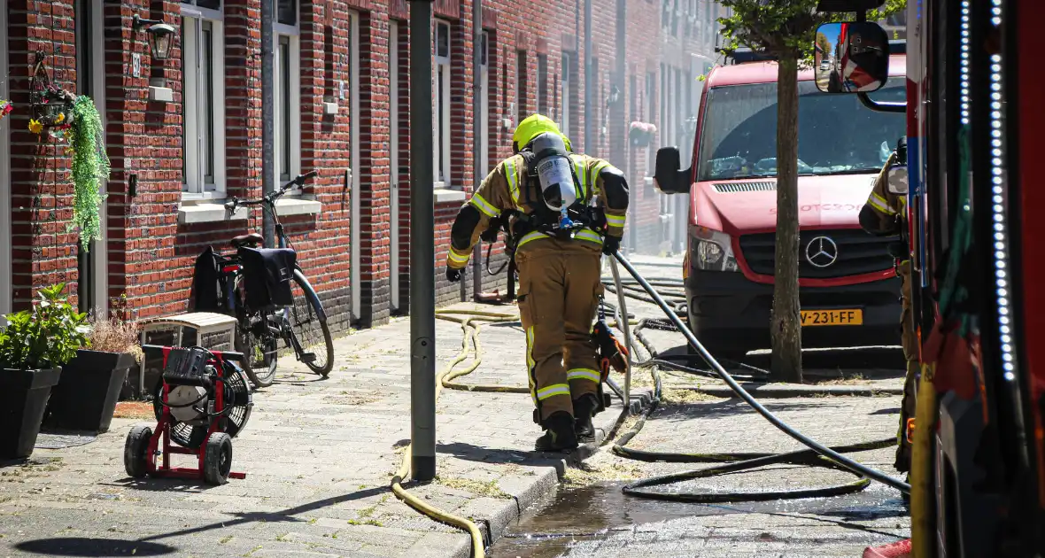 Zeer grote brand verwoest woningen - Foto 2