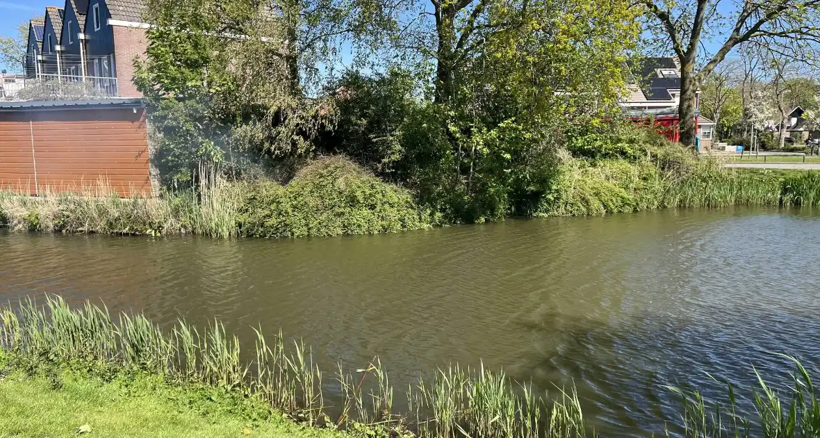 Brandweer reageert snel op buitenbrand in struiken - Foto 1