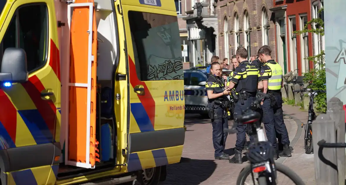 Traumateam ingezet nadat fietser tegen bouwhek botst - Foto 1