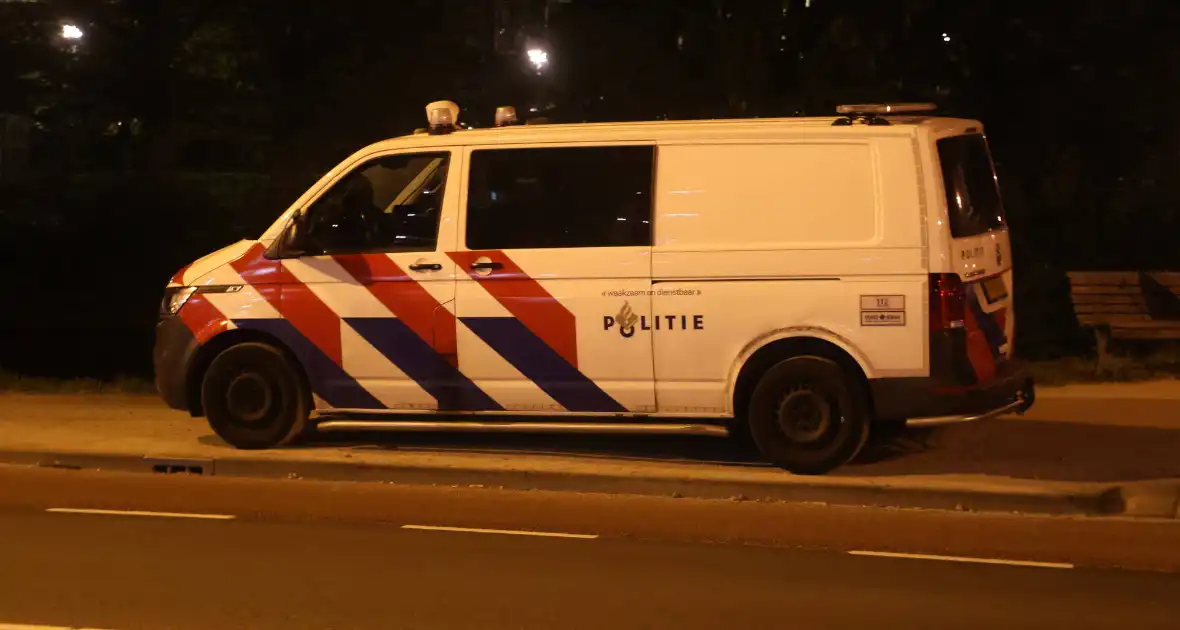 Politie houdt persoon aan na steekpartij - Foto 4