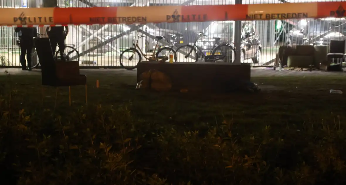 Politie houdt persoon aan na steekpartij - Foto 7