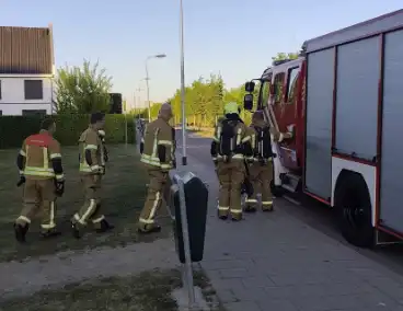 Brandweer doet nacontrole bij buitenbrand