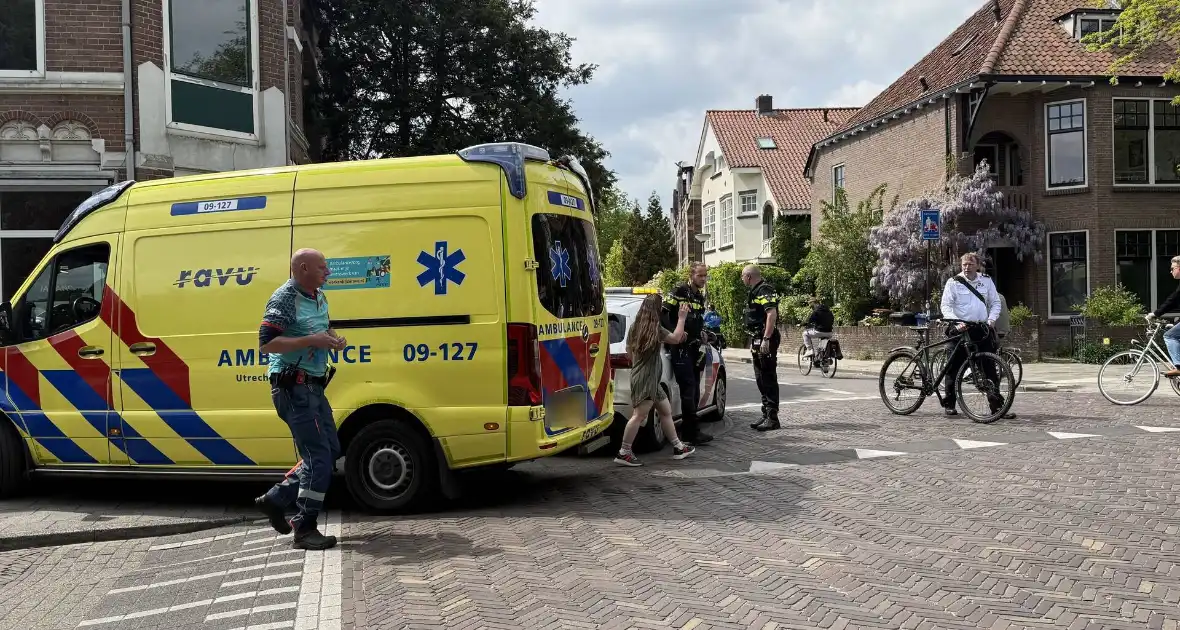 Oudere vrouw gewond bij aanrijding met fiets