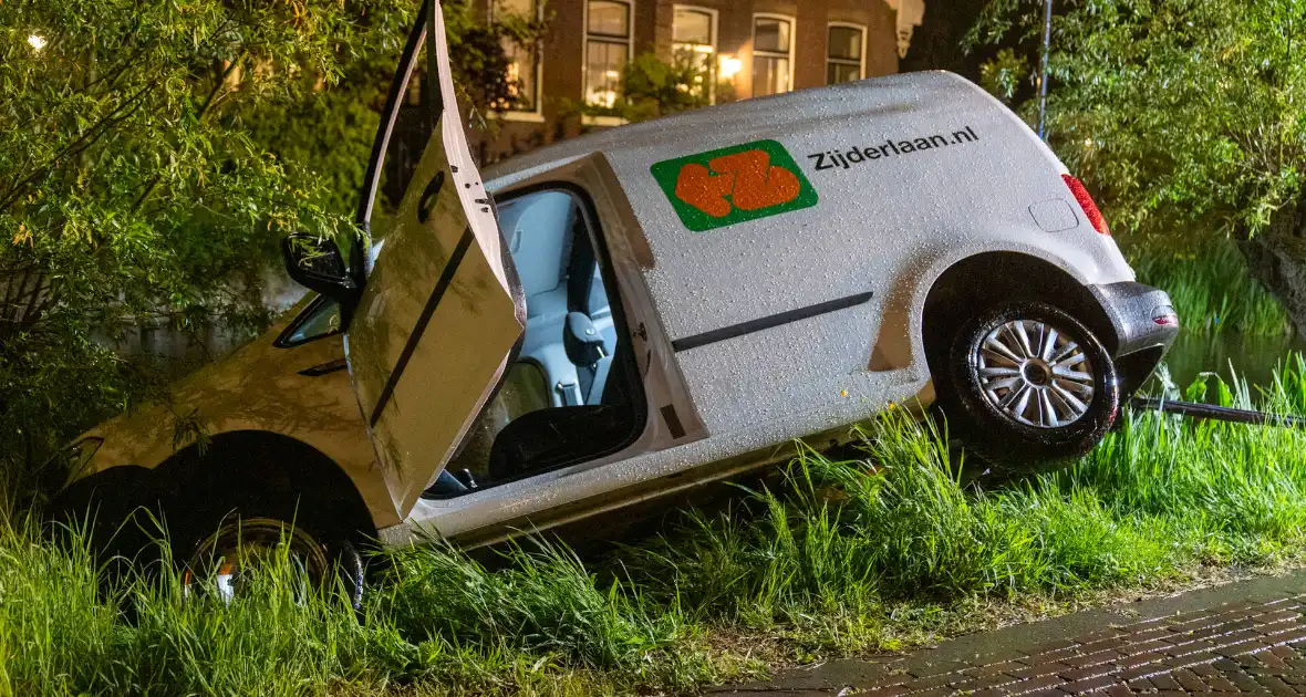 Auto bijna te water in Stolwijk - Foto 2