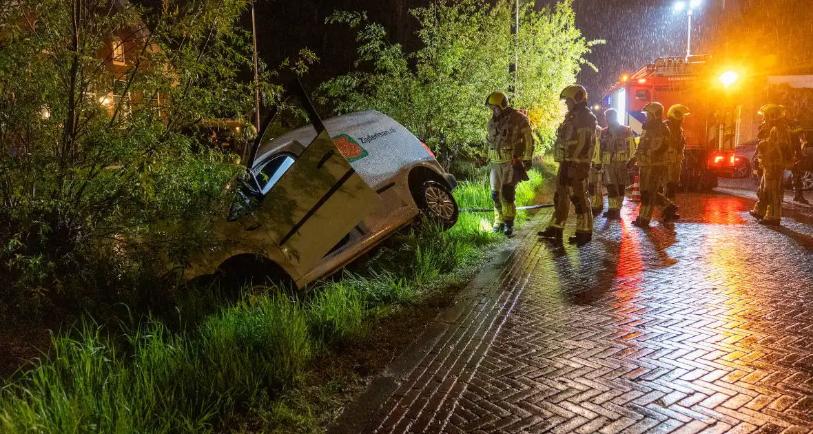 Auto bijna te water in Stolwijk - Foto 3