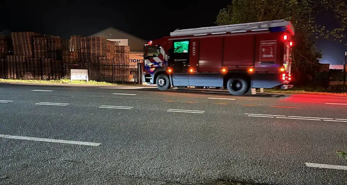 Brandweer ingeschakeld voor brand in vuurton - Foto 3