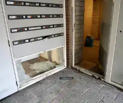 Explosie veroorzaakt schade in portiek