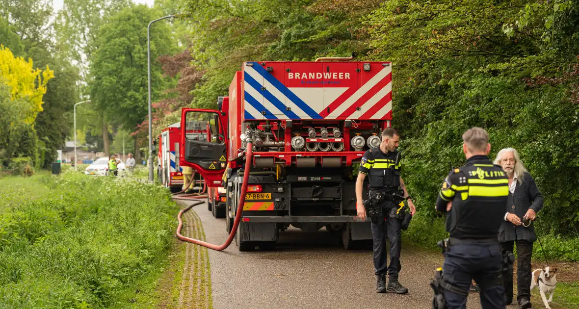 Brand in woning zorgt voor grote brandweerinzet - Foto 3