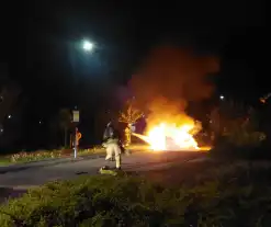Brandweer reageert snel op autobrand