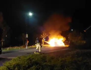 Brandweer reageert snel op autobrand