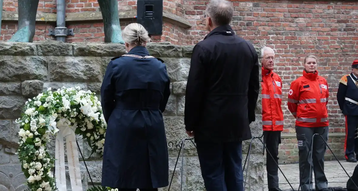 Kranslegging bij Joods monument Sterrebos - Foto 20