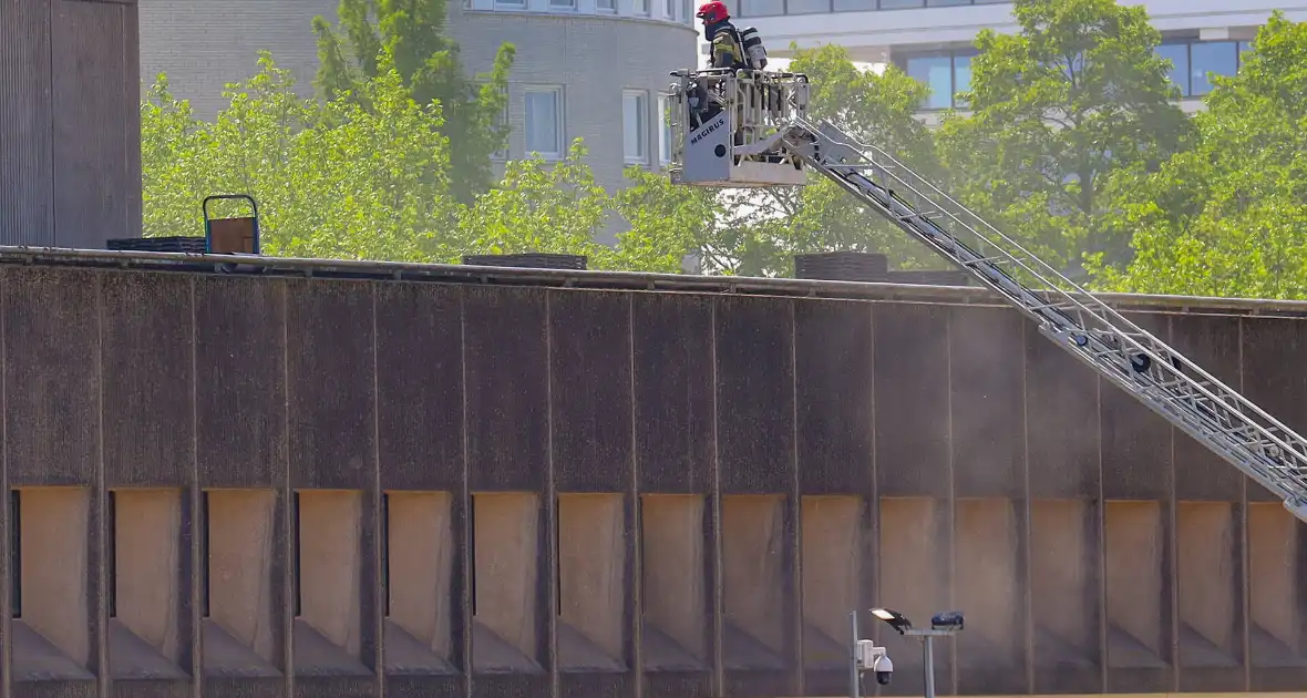 Brand in kantoorgebouw snel geblust - Foto 2